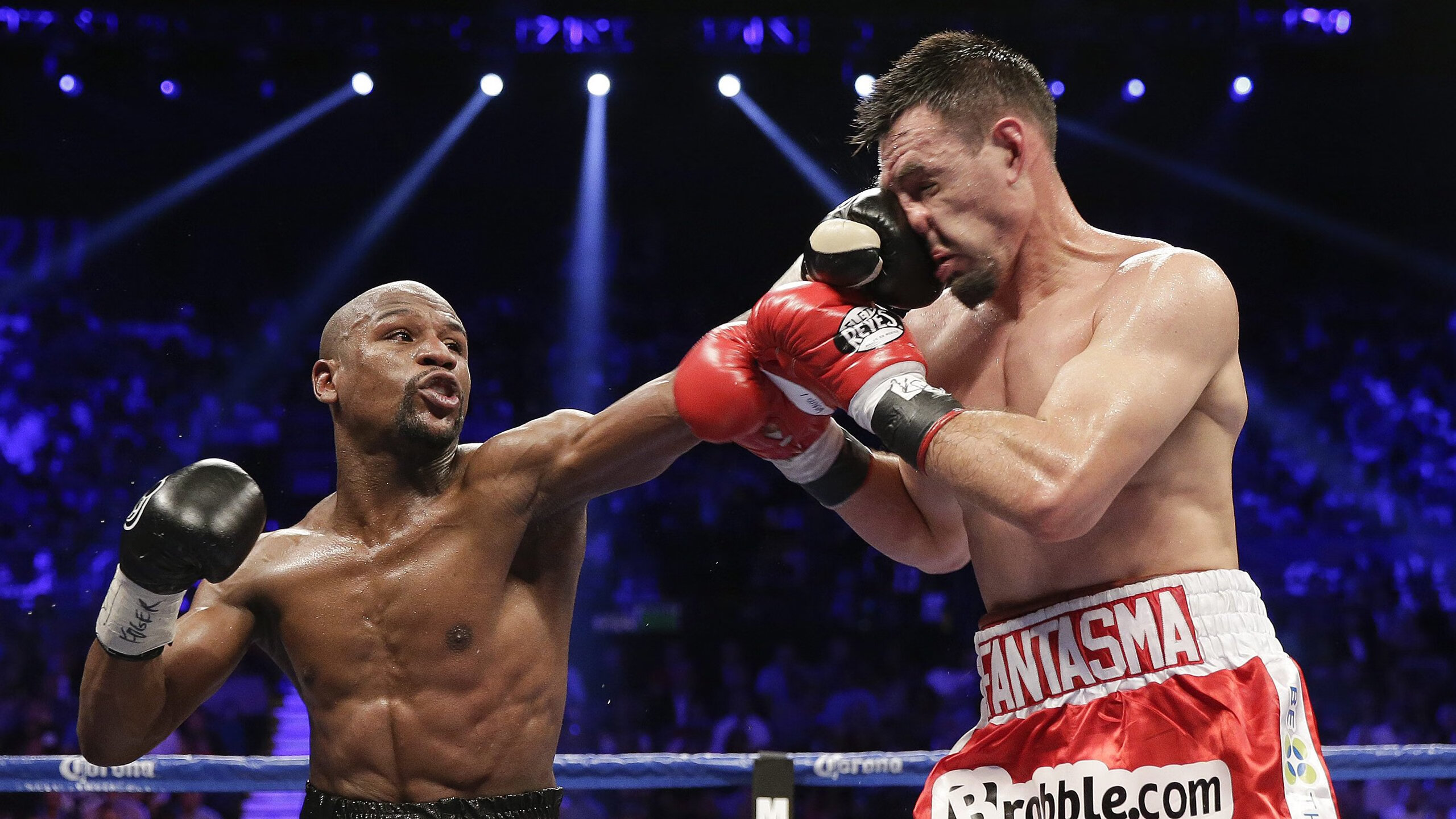 “西甲强队对决，场上一触即发激烈碰撞”，曾经的西甲强队